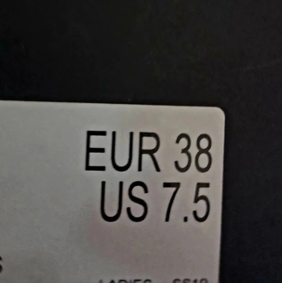 NWT KURT GEIGER BLACK  "RITA" KITTEN HEEL BOOTS - Picture 9 of 10